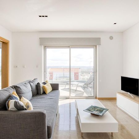 Modern Holiday Home In Salir Do Porto With Swimming Pool Salir de Porto Bagian luar foto