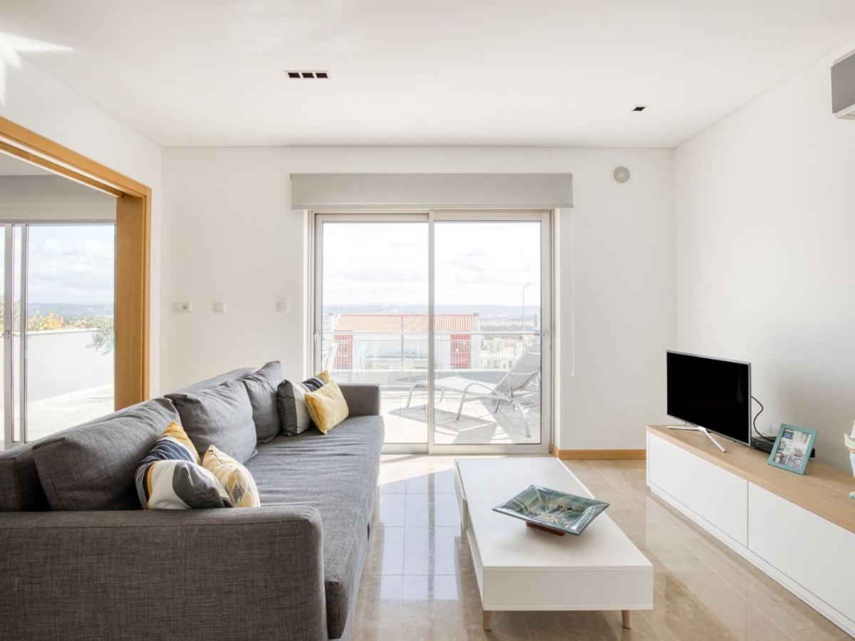 Modern Holiday Home In Salir Do Porto With Swimming Pool Salir de Porto Bagian luar foto