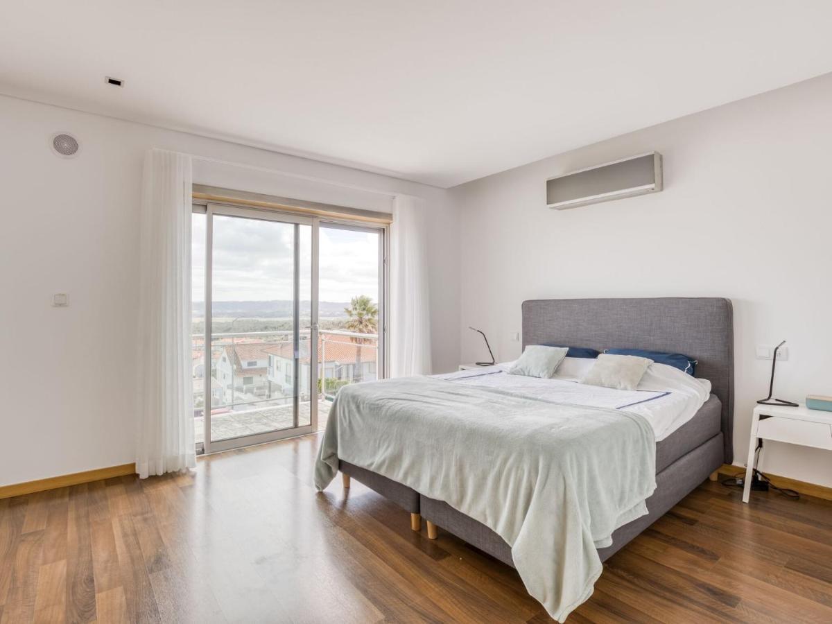 Modern Holiday Home In Salir Do Porto With Swimming Pool Salir de Porto Bagian luar foto