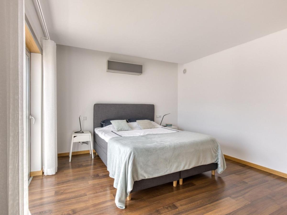 Modern Holiday Home In Salir Do Porto With Swimming Pool Salir de Porto Bagian luar foto
