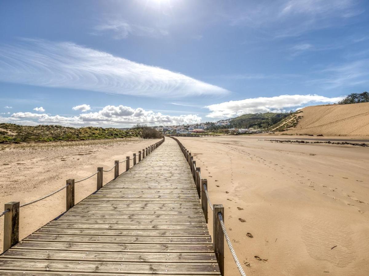 Modern Holiday Home In Salir Do Porto With Swimming Pool Salir de Porto Bagian luar foto