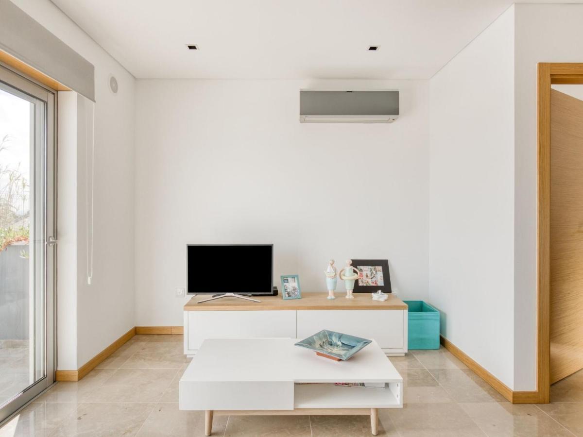 Modern Holiday Home In Salir Do Porto With Swimming Pool Salir de Porto Ruang foto